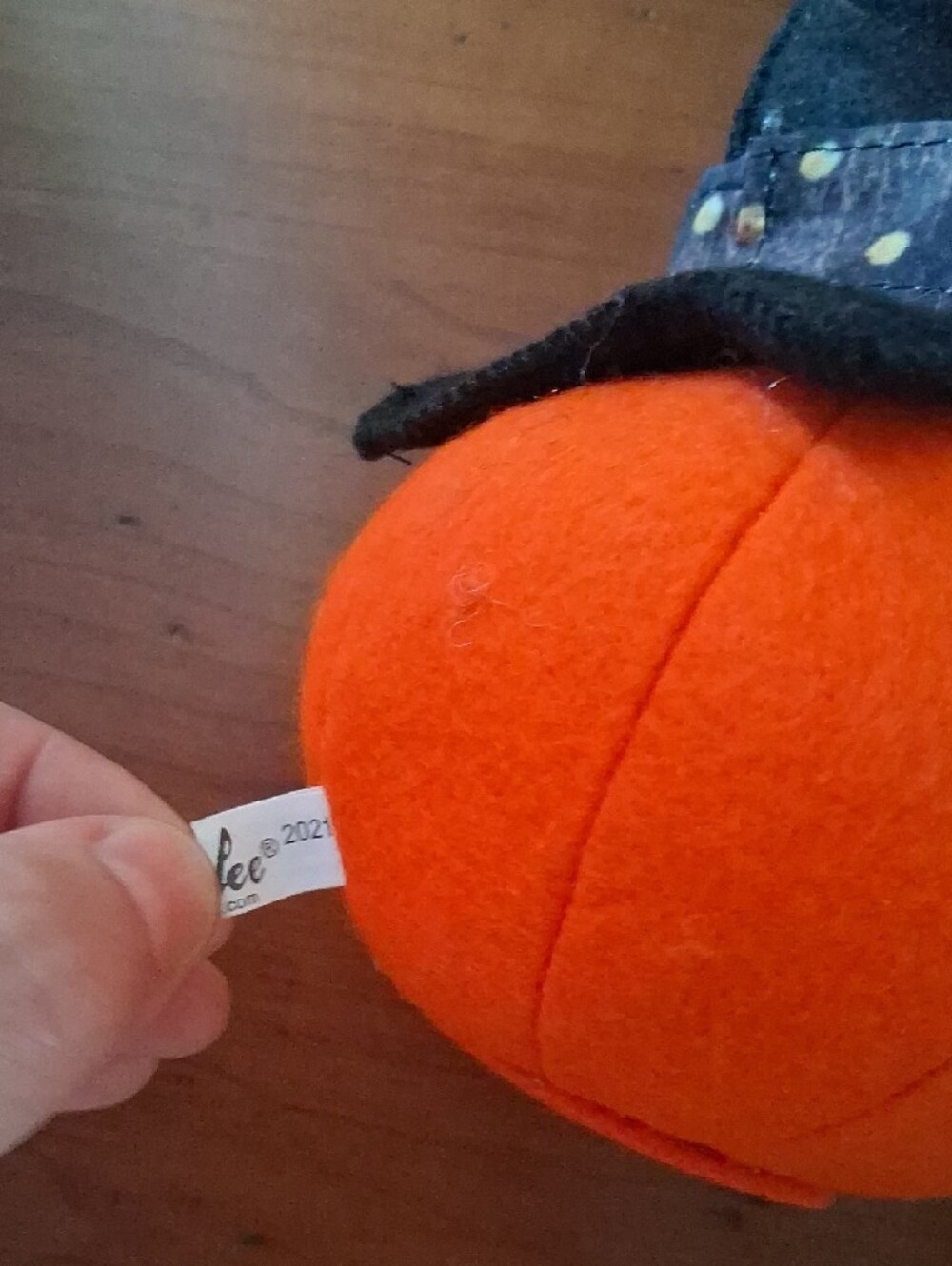 Annalee 2021 Halloween Pumpkin with Witch Hat and Mouse Accent - Orange - Picture 9 of 10